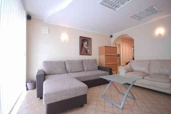 меблированная двухкомнатная квартира-студия в новом проекте Ganibu dambis.  Здание Rīga