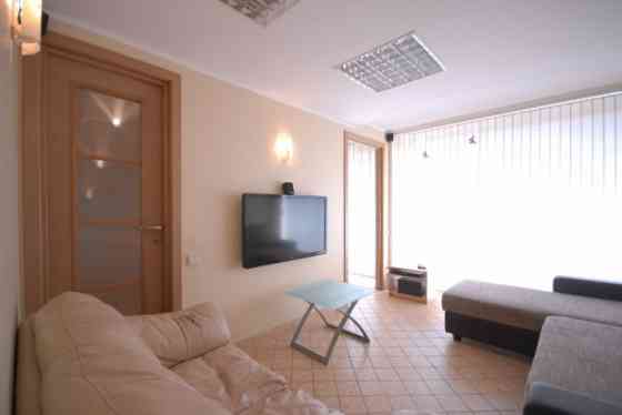 меблированная двухкомнатная квартира-студия в новом проекте Ganibu dambis.  Здание Rīga