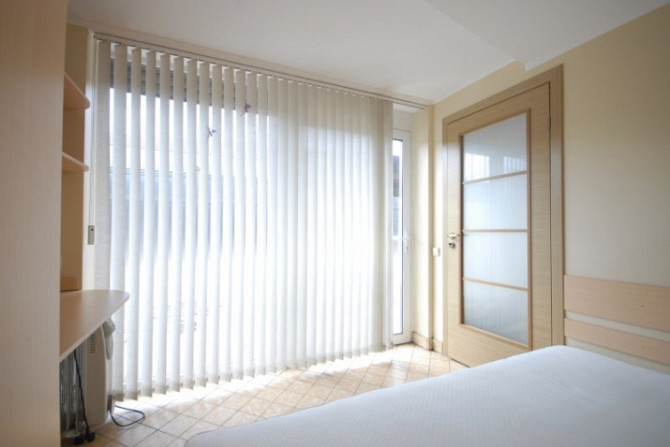 Ilgtermiņā izīrē kompaktu, mēbelētu studio tipa dzīvokli ar atsevišķu guļamistabu Rīga - foto 7