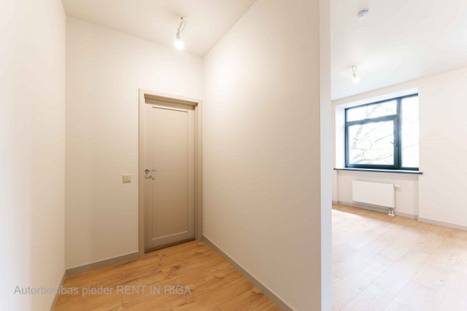 Mūsdienīgs un līdz detaļām pārdomāts 2-istabu dzīvoklis Lielirbes ielā 9a  lokācijā, kas Rīga - foto 9