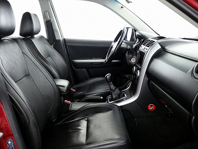 Suzuki Grand Vitara Luxury LPG 4x4 2.0 103kW Таллин - изображение 6