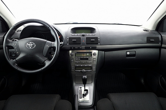 Toyota Avensis Linea Sol ATM 2.0 108kW Tallina - foto 5