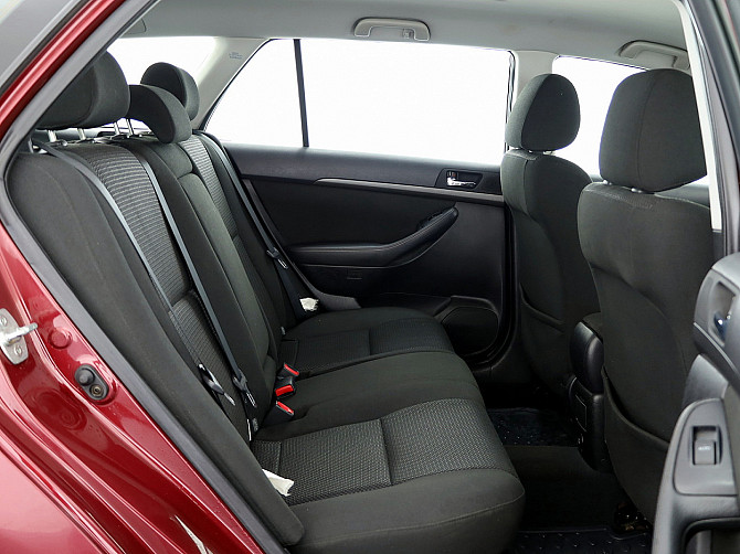 Toyota Avensis Linea Sol ATM 2.0 108kW Tallina - foto 7