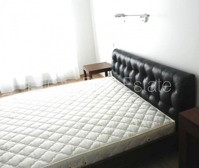 Реновированный дом, закрытый двор, вход со двора, лестничная клетка после Рига - изображение 20