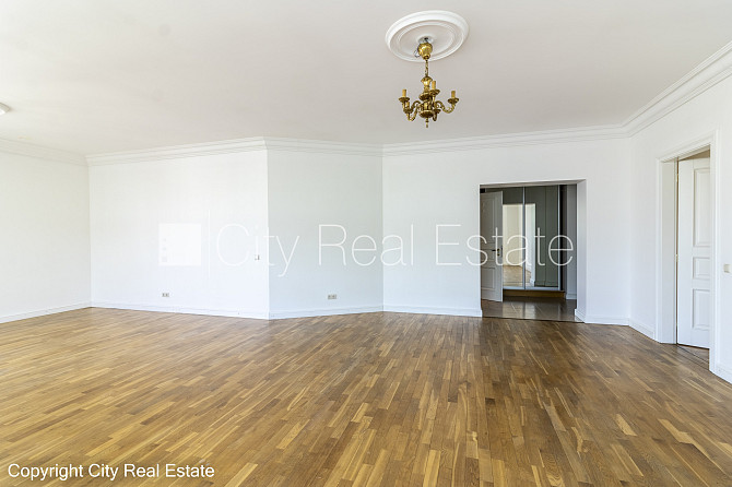 Fasādes māja, renovēta māja, slēgts pagalms, ieeja no ielas, ir lifts, kāpņu telpa pēc Rīga - foto 3