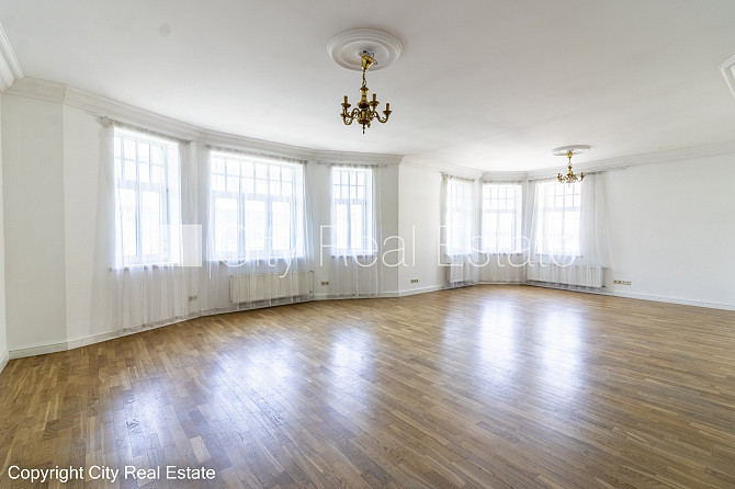 Fasādes māja, renovēta māja, slēgts pagalms, ieeja no ielas, ir lifts, kāpņu telpa pēc Rīga - foto 1