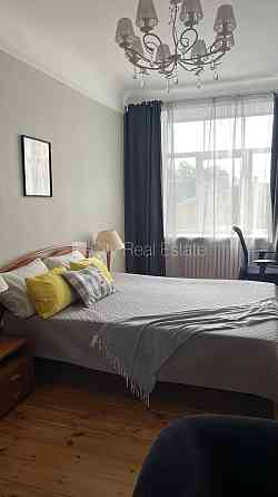 Фасадный дом, реновированный дом, закрытый двор, вход с улицы и со двора, Rīga