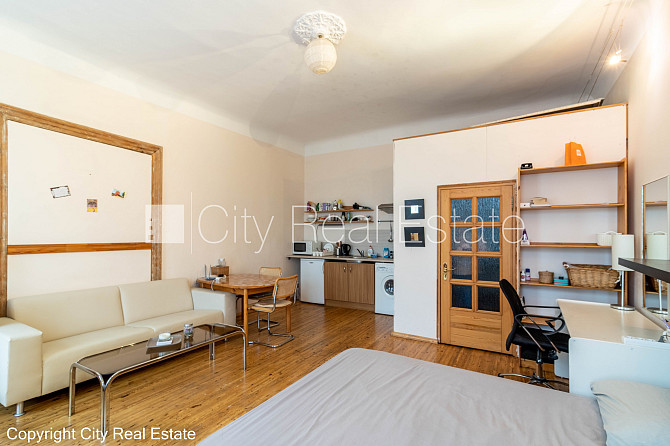 Fasādes māja, renovēta māja, ieeja no ielas, kāpņu telpa pēc kosmētiskā remonta, logi Rīga - foto 7