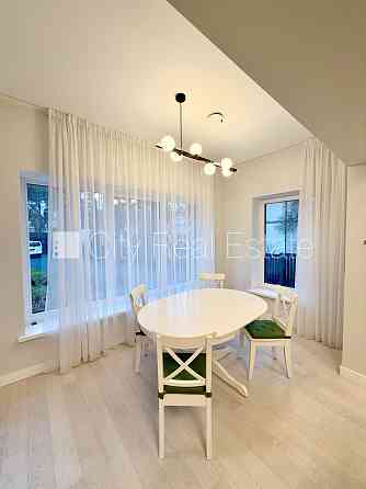 Фасадный дом, реновированный дом, вход со двора, апартаменты люкс, лифт, Рига