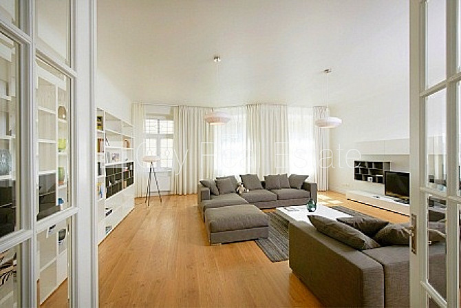 Здание во дворе, реновированный дом, вход со двора, лифт, окна выходят в обе Рига - изображение 14