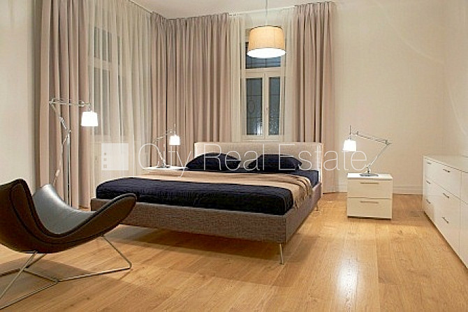 Здание во дворе, реновированный дом, вход со двора, лифт, окна выходят в обе Рига - изображение 16