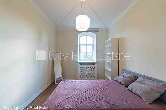 Новостройка, фасадный дом, закрытый двор, вход с улицы, лифт, лестничная клетка Рига