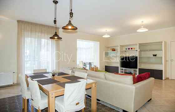 Земля в собственности, новостройка, фасадный дом, кирпичные стены, Jūrmala