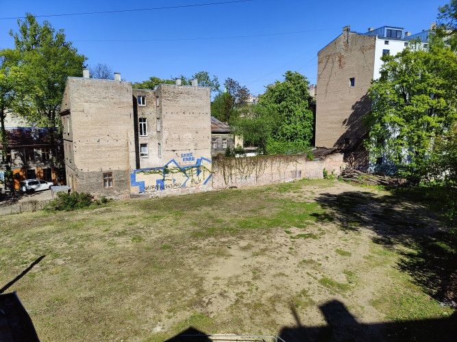 Zeme ar saskaņotu daudzstāvu apbūves projektu un būvatļauju.  Jauktas centra apbūves Rīga - foto 1