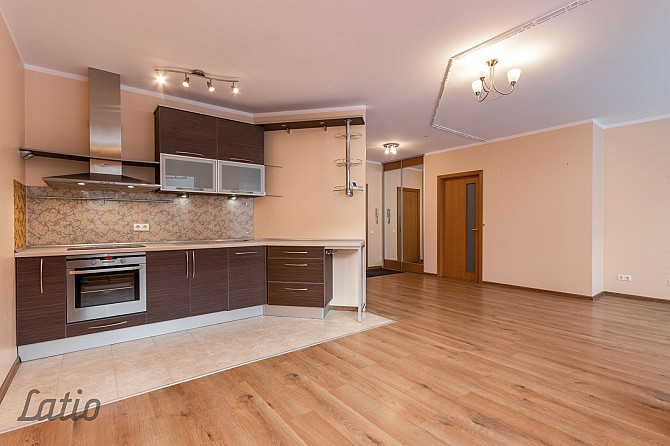 Tiek piedāvāts gaišs un ļoti saulains divistabu dzīvoklis jaunajā projektā Titurgā  klusā, zaļā un ģ Рижский район - изображение 5