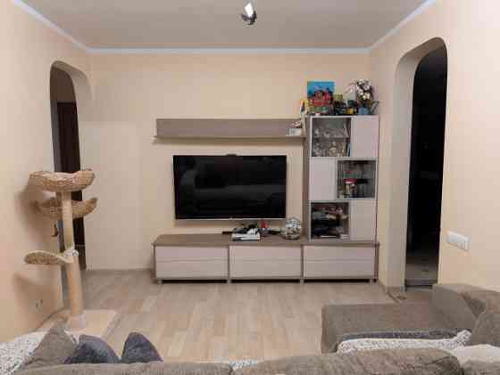 Продаётся просторная и уютная 3-комнатная квартира в самом сердце Плявниеков  В Рига