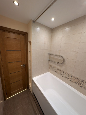 Продаётся просторная и уютная 3-комнатная квартира в самом сердце Плявниеков  В Рига - изображение 7