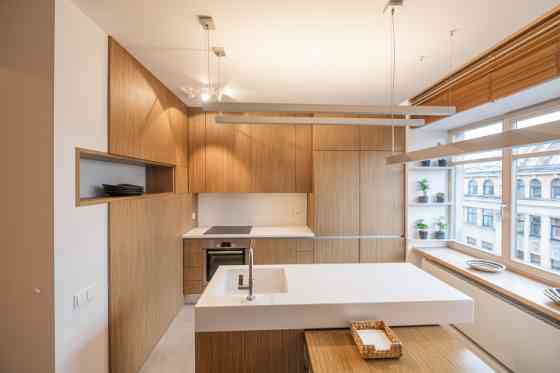 Pērle pašā Rīgas centrā!  Ekskluzīvs, gaišs 2 līmeņu penthausa tipa dzīvoklis ar visu nepieciešamo r Рига