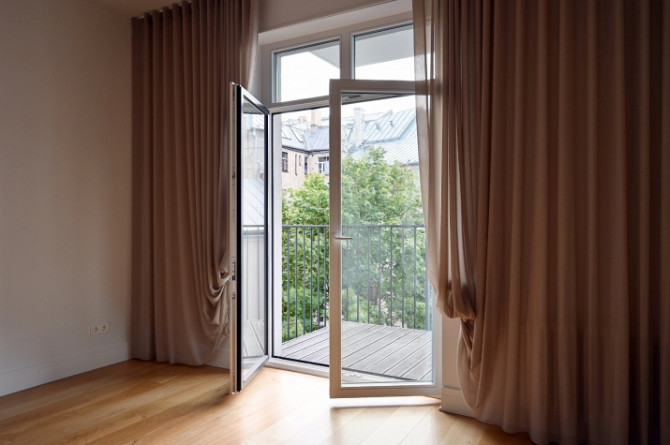 Izīrē gaišu un plašu 3 istabu dzīvokli!  Dzīvoklis atrodas Klusajā centrā, vienā no jaunākajiem proj Рига - изображение 9