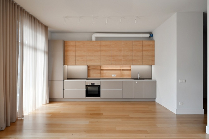 Izīrē gaišu un plašu 3 istabu dzīvokli!  Dzīvoklis atrodas Klusajā centrā, vienā no jaunākajiem proj Рига - изображение 3