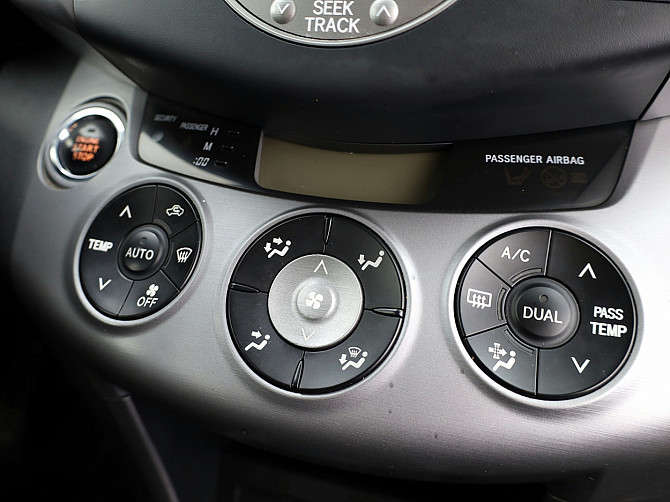 Toyota RAV4 Luxury 2.2 D-4D 130kW Таллин - изображение 8