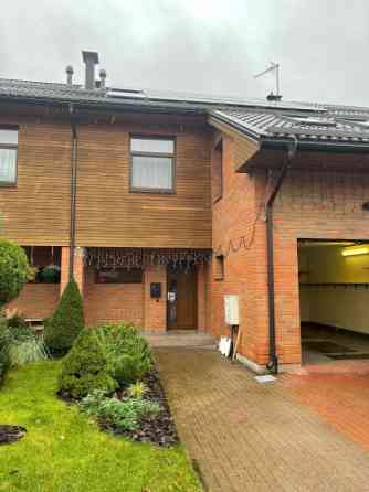 Townhouse for Rent in Apogos!  An excellent choice for those who want to combine the convenience of  Рига