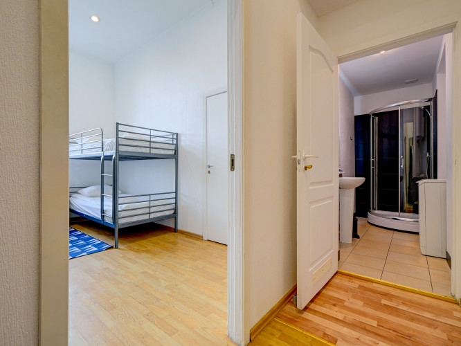 Izīrē īstermiņā 2-istabu dzīvokli Rīgas centrā, Raiņa bulvārī 31  Dzīvoklis atrodas vienā no Rīgas p Рига - изображение 4