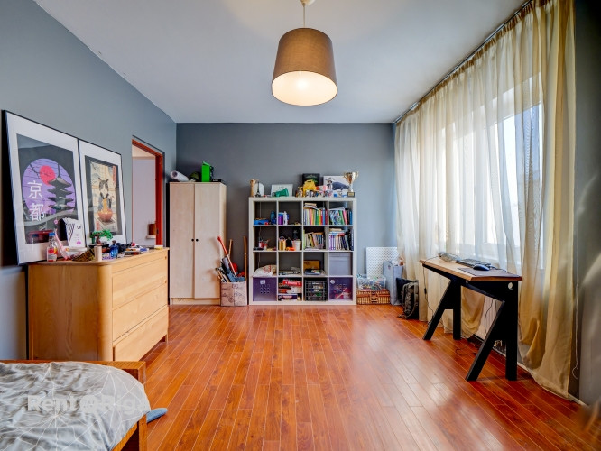 Apartment in a new development with underground parking and a storage room.  The layout includes a l Рига - изображение 8