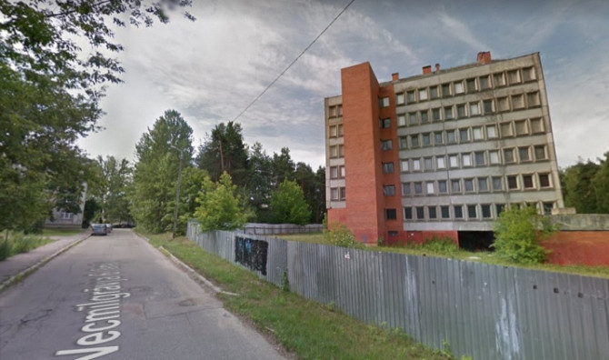 Property that needs to be renovated in Vecmilgravis.  The building for the use of hospital was built Рига - изображение 1