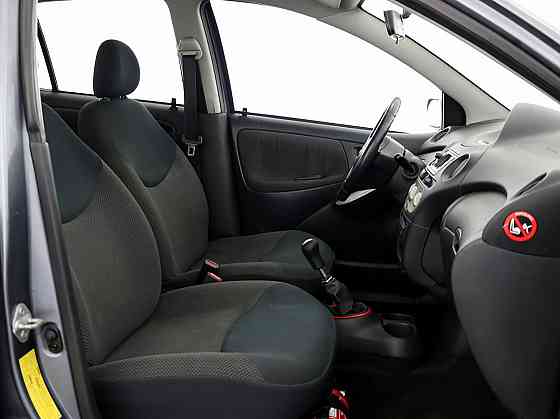 Toyota Yaris Linea Sol Facelift A-C 1.3 64kW Tallina