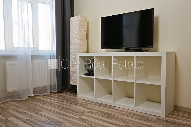 Fasādes māja, renovēta māja, slēgts pagalms, kāpņu telpa pēc kosmētiskā remonta, istabas Rīga - foto 5