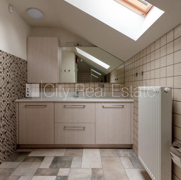 Privātmāja, labiekārtota apzaļumota teritorija, iežogota teritorija, vieta vairākām Rīga - foto 14