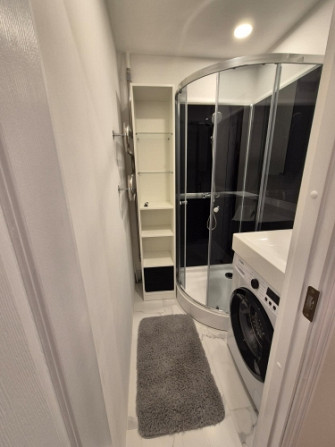 Izīrē 3 istabu dzīvokli ar 2 balkoniem!  Ienākot dzīvokli atrodas virtuve ar viesistabu, kā arī var  Рига - изображение 7