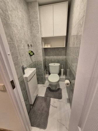 Izīrē 3 istabu dzīvokli ar 2 balkoniem!  Ienākot dzīvokli atrodas virtuve ar viesistabu, kā arī var  Рига - изображение 8