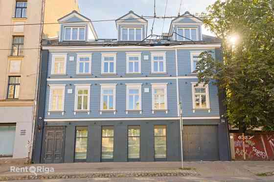 Funkcionāli pārdomāts un moderns dzīvoklis Rīgas vēsturiskajā centrā.  Piedāvājumā ir elegants studi Rīga