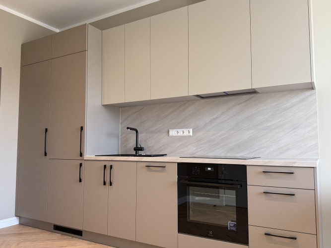 Izīrē 2-istabu dzīvokli renovētā ēkā!  Lauvas 7 ir viens no elegantākajiem renovētajiem Rīga - foto 4