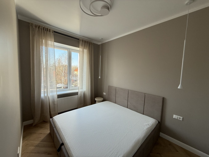 Izīrē 2-istabu dzīvokli renovētā ēkā!  Lauvas 7 ir viens no elegantākajiem renovētajiem Rīga - foto 2