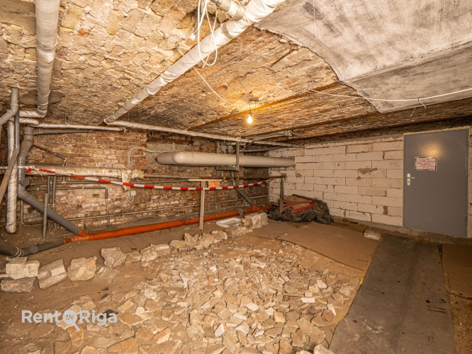 Sausas mākslinieku darbnīcas telpas perspektīvā lokācijā!  +Liela gājēju un auto plūsma; Rīga - foto 7