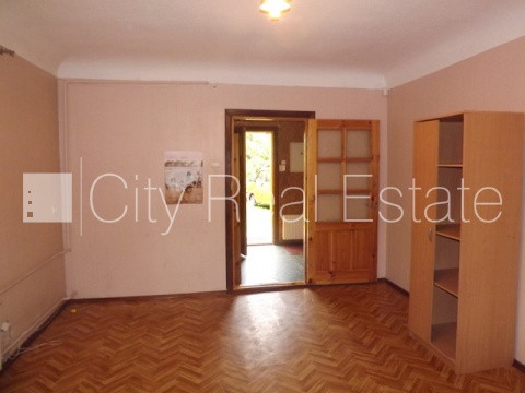 Fasādes māja, renovēta māja, slēgta teritorija, ieeja no ielas un pagalma, ir lifts, kāpņu Rīga - foto 5