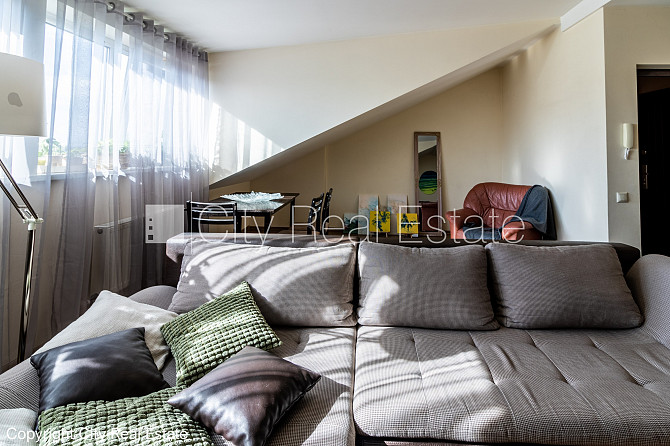 Pagalma ēka, slēgts pagalms, vieta automašīnai, ieeja no pagalma, mansards, ir lifts, plašs Rīgas rajons - foto 18