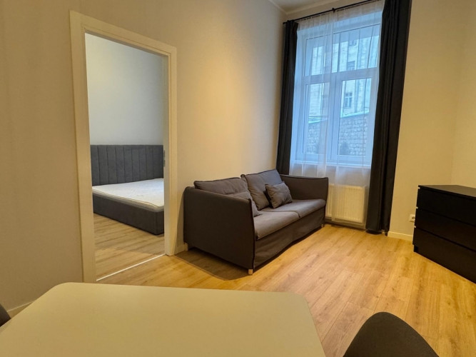 2-istabu dzīvoklis Aktīvajā centrā  Elizabetes ielā.  Izīrē elegantu un mājīgu divistabu Rīga - foto 4