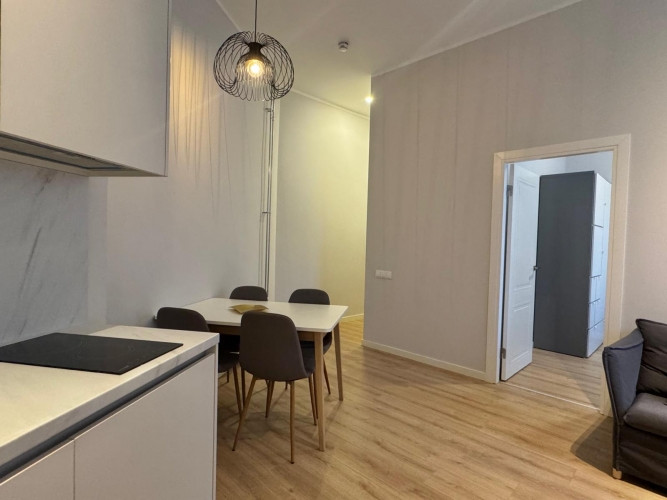 2-istabu dzīvoklis Aktīvajā centrā  Elizabetes ielā.  Izīrē elegantu un mājīgu divistabu Rīga - foto 3