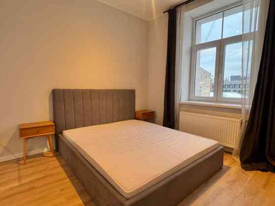 Меблированная 2-комнатная квартира в активном центре  Сдаётся элегантная и Rīga