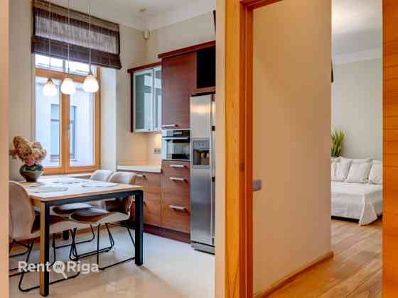 Сдаётся в аренду элегантная 2-комнатная квартира в Тихом центре Риги  Elizabetes iela 35. Rīga