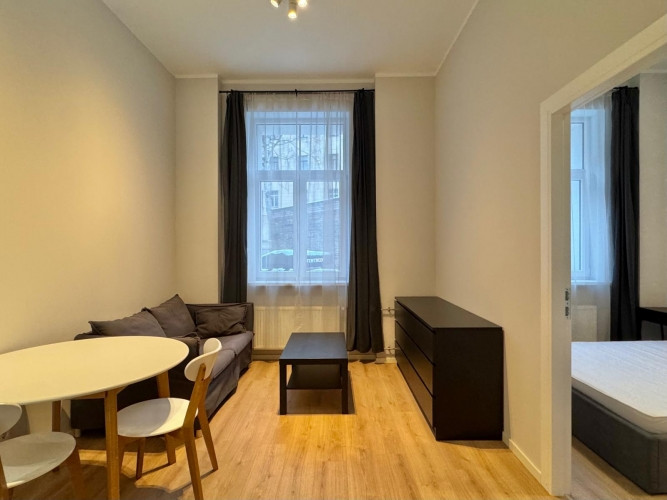 2-комнатная квартира в активном центре  улица Элизабетес  Сдаётся элегантная и Рига - изображение 1