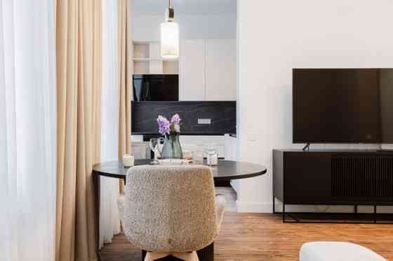 Эксклюзивная двухкомнатная квартира в тихом центра Риги  Редкое предложение: Рига