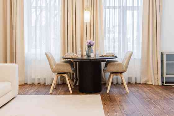 Эксклюзивная двухкомнатная квартира в тихом центра Риги  Редкое предложение: Рига