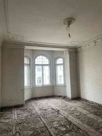 Продаётся элегантная квартира в полностью отреставрированном историческом Рига