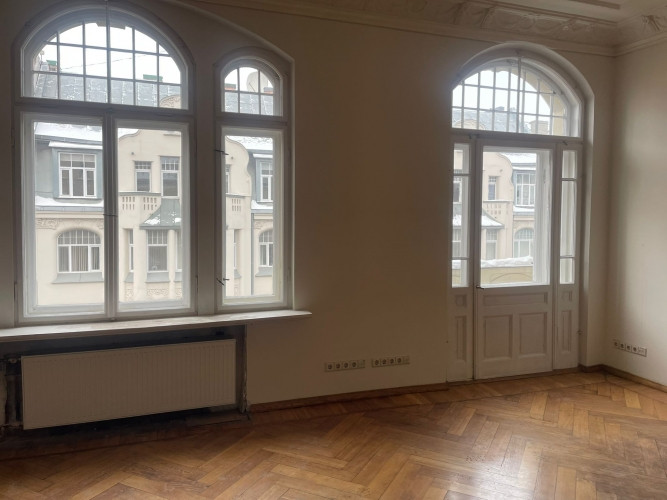 Продаётся элегантная квартира в полностью отреставрированном историческом Рига - изображение 4