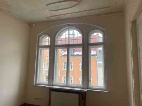 Продаётся элегантная квартира в полностью отреставрированном историческом Рига